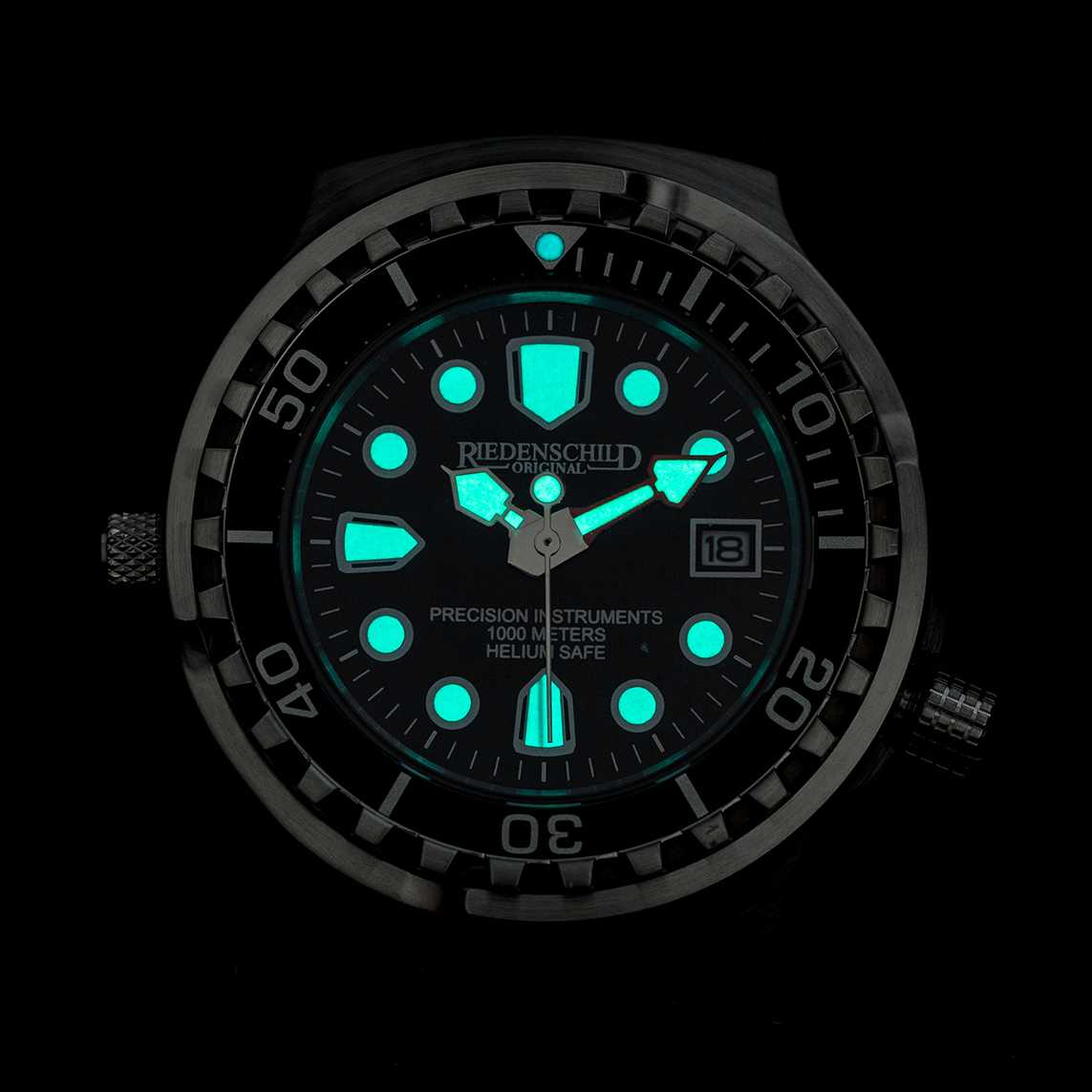 Riedenschild Army Watch RS9000-01 Taucheruhr 100 ATM Silikonband 46 mm Nachtansicht